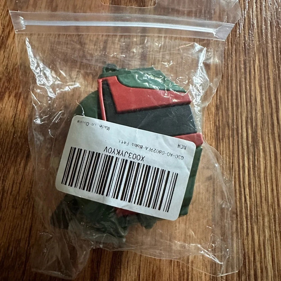 🆕 Mandalorian Boba Fett Silicone AirPod Case - Picture 4 of 5